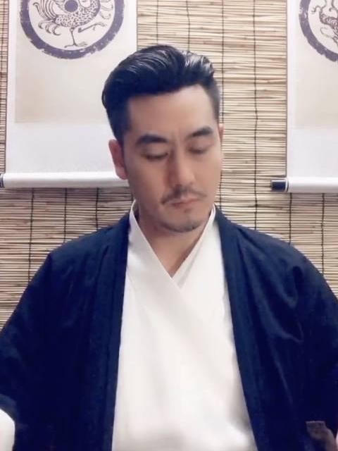 吾本岭西散淡人，生于鲁西，长于南粤，青年“倒斗”壮志未酬…………