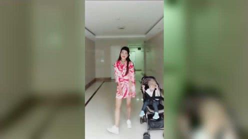 科三过了，跳个开车舞，我的小贝壳又抢镜了