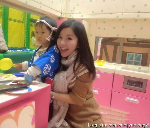 [转载]西南财大日语美女老师清纯可人爆红网络
