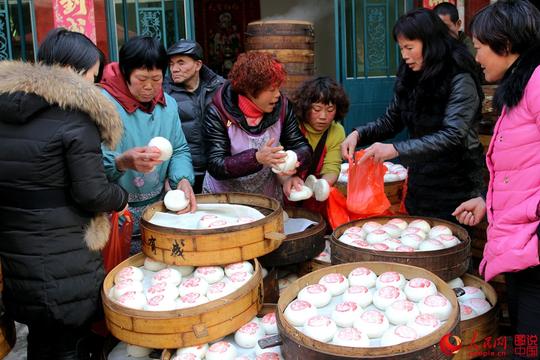 俏木兰拜新年-春节到金华馒头俏红红火火又一年
