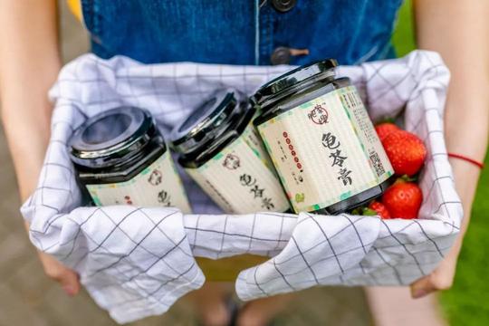 61岁家嫂创业开店,真材实料熬足5小时,祛湿又养颜,妥妥的解暑利器!