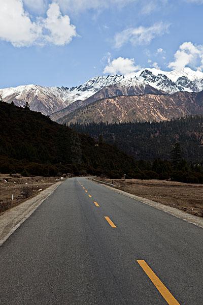 西藏的道路和雪山_图片大全—全景创意图库（quanjing.com）中国领先的正版图片视频素材网站
