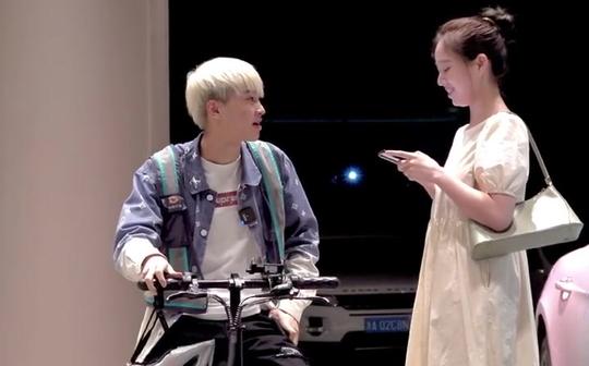 美女看不起代驾，真实吗?关注我小小启不渣后续更精彩