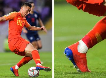 中国足球运动员穿新鞋吗的长尾关键词有哪些