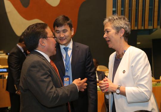蒙古总统向联合国大会交存《巴黎协定》批准文书