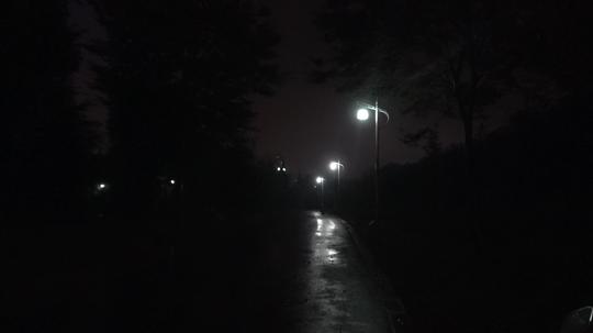 夜深人静路灯雨天小路_1920x1080_高清视频