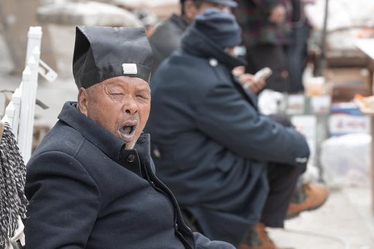 农村赶庙会众生相,看戏,算命,诊病,品小吃,原汁原味五