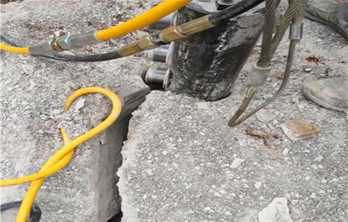 东兴巷道开挖分石器施工现场视频
