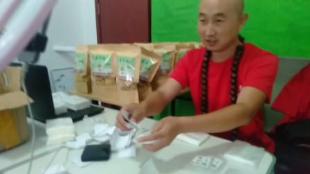 丰存杰:创业办厂子亲自动手操作