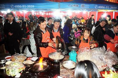 12月22日是冬至,尽管成都不少店家都大呼今年冬天生意不好做,但记