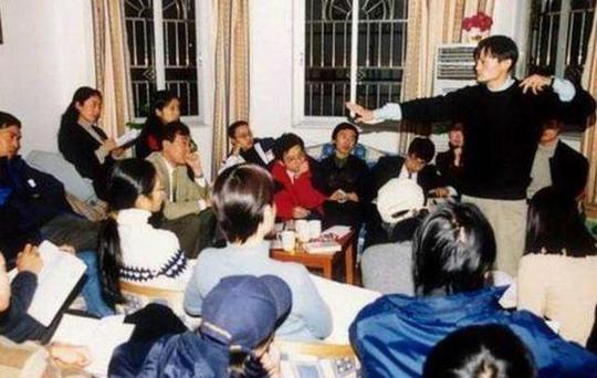 1999年|马云四处借钱50万创业时,慧聪网的郭凡生早已身价上亿