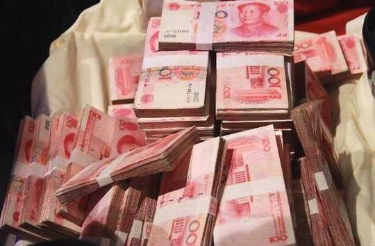 儿子过生日婆婆给二十万红包,大嫂给我发个消息,看完