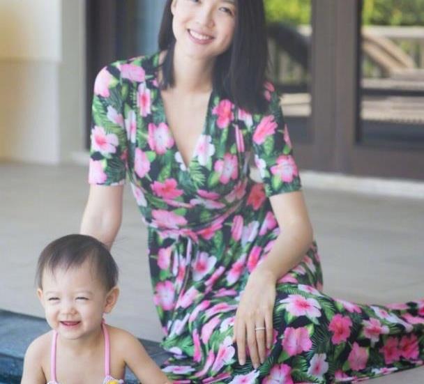 张梓琳晒女儿胖妹