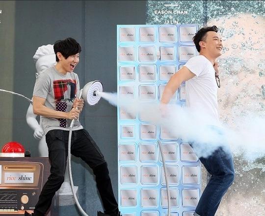 陈奕迅《米·闪》签售会林俊杰站台