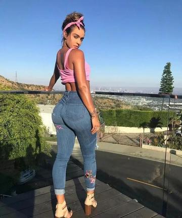 翘臀撸管健身运动表情