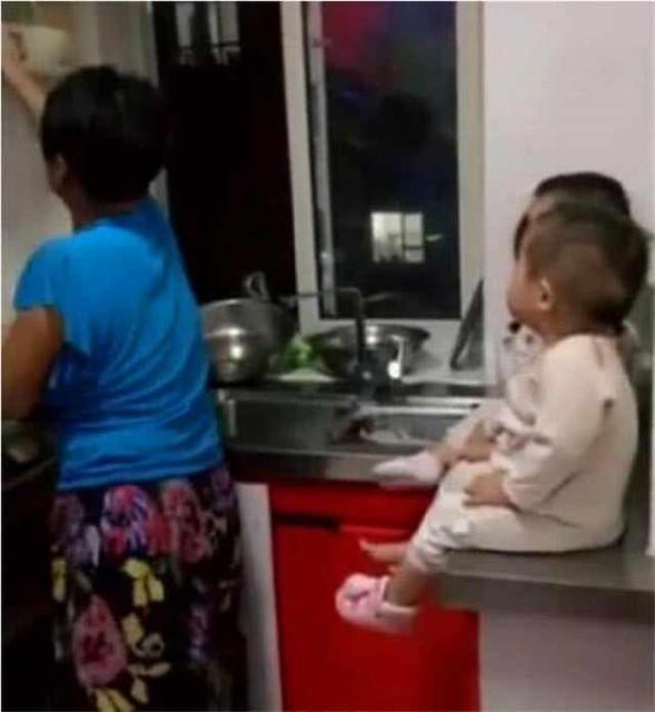 如何照顾新生儿双胞胎