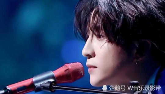薛之谦唱歌不仅好听,而且性格也搞笑,这次爆出的照片