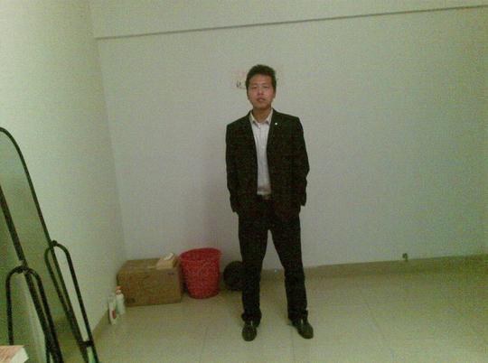新生代韩鹤之&lt;/strong&gt;老师创业题材励志型电视剧《傻根进城》热播中