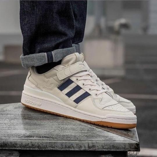阿迪达斯男鞋adidasforumlow三叶草女鞋魔术贴休闲板鞋cq0996