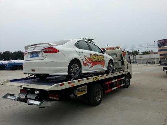 东风清障车2016低价抛售吊拖分离型事故救援车