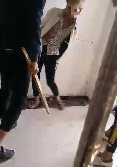 【实拍】桂林惊现校园暴力,一名女生被……太恶劣了!