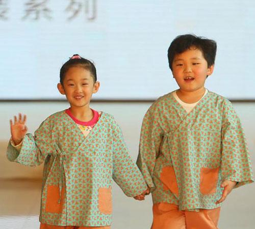 、护士、患者和工勤人员将统一更换制式服装.-北京发布新款医务人