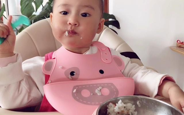 宝宝什么时候可以自主进食黄金期