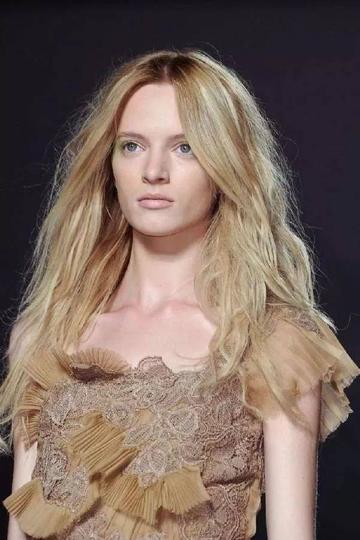 美少女抓胸性感动漫gif动图