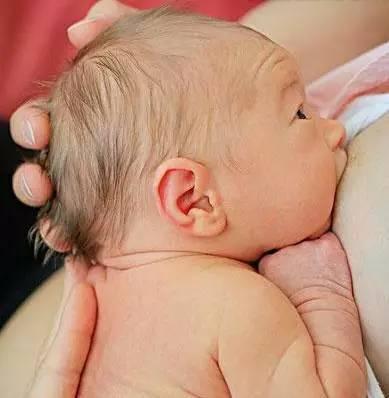 出门在外该如何进行母乳喂养