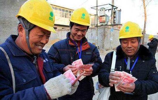 农村怪象:工地招工难，农民挣钱难，一月6000为啥不干