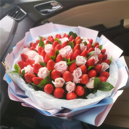 北京同城鲜花草莓花束水果樱桃礼盒鲜花创意网红抖音可以吃的花束