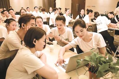返乡创业的年轻人(图)