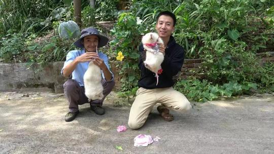 美食正文不过刚开始,摄影小哥胡跃清的家人不太支持两人创业,尤其