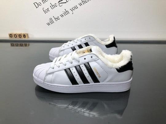 阿迪达斯-adidas产品名称:阿迪达斯贝壳头经典款加绒休闲板鞋产品