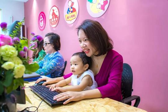 超人妈妈招聘兼职工作人员:月入过万,轻松带娃!