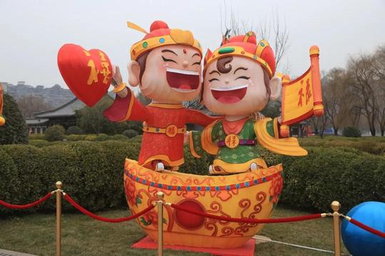 大唐芙蓉园连续六年的新春灯会已然成为西安人喜迎新年感受传统文化