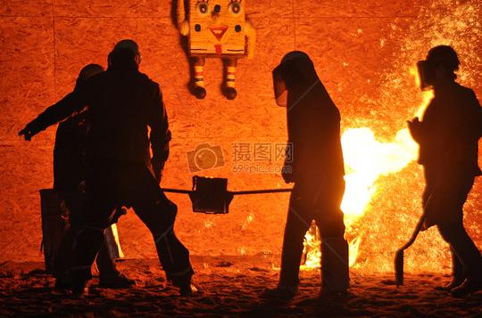 忙碌的钢铁厂工人图片素材免费下载jpg图片格式高清图片12071摄图