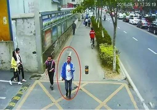 一天之内在徐州街头"借走"6部手机,他是如何做到的?