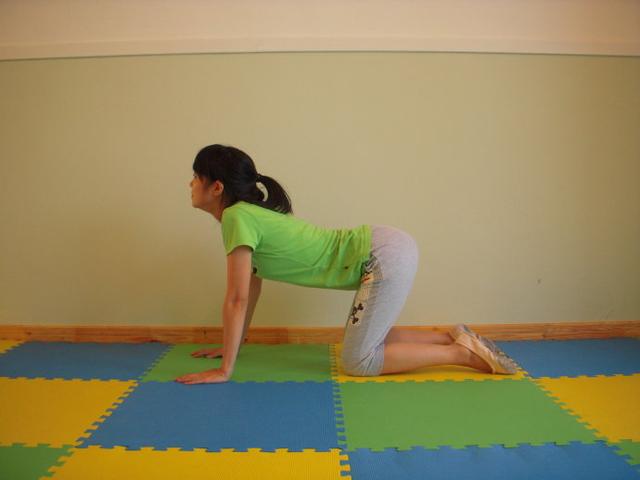 宝宝爬行要怎么训练