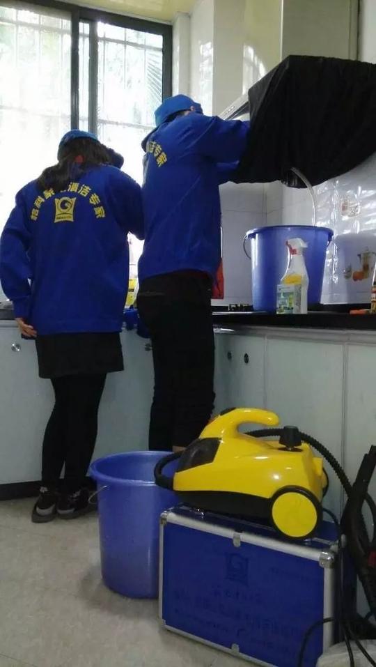2018年创业做什么项目?家电清洗服务项目投资小回报快