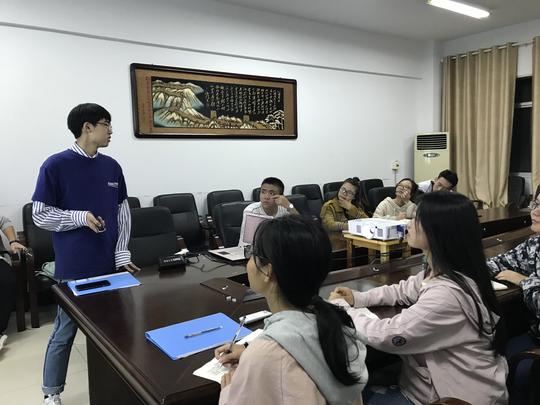 数学学院学生分会就业创业指导服务部开展业务培训