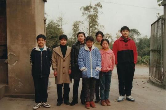 难忘的记忆特殊的感恩——轩渝公司为创业功勋员工胡朝荣隆重庆祝七