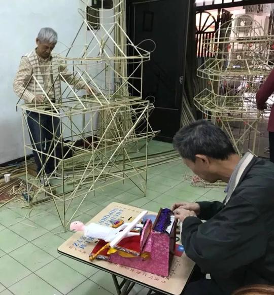 中国人烧给死人的纸扎，登上巴黎设计周，还被法国国家级博物收藏，老外:中国人太浪漫了