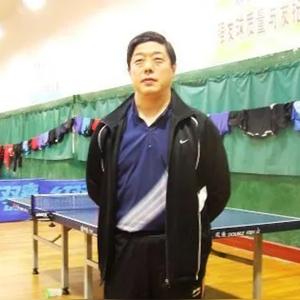 青岛市第二体育场的乒乓球教练