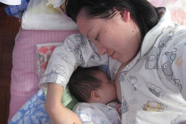 女孩母乳吃到什么时候最好