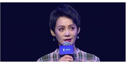 蓝盈莹加入宁静组合被群冷眼?这是乘风破浪，可不是抱团取暖!