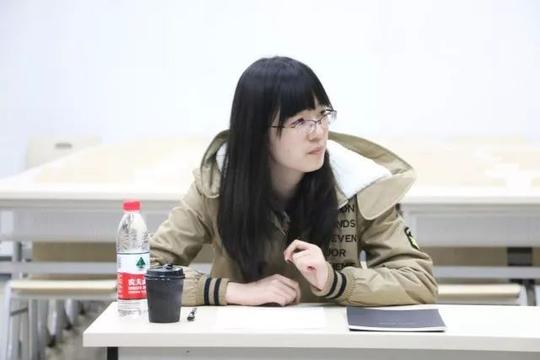 01大学生创业是否应立足于市场需求(2:30)四小天鹅(反)vs我们就