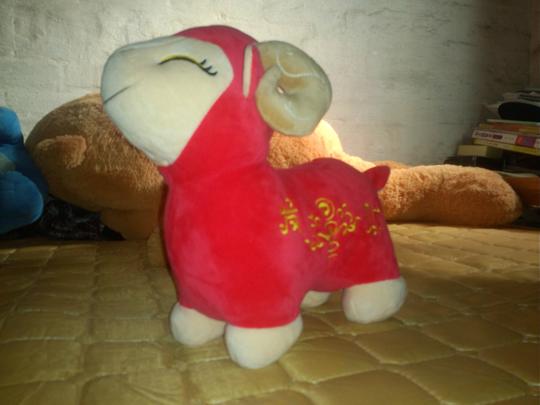 生肖新年羊发财羊毛绒玩具公仔羊毛绒玩具羊玩偶铜钱羊喜庆
