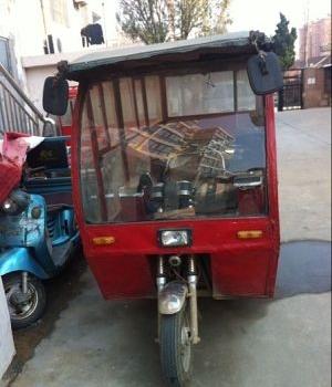 便宜转让烧油拉客三轮车,发动机超好