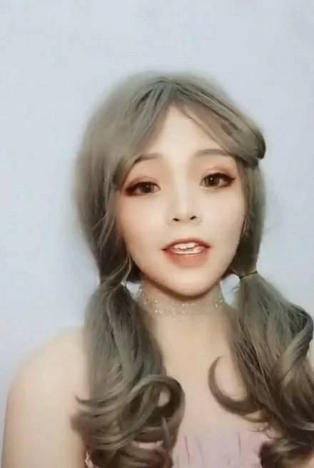 当抖音女神关掉美颜滤镜,眼小鼻子塌像老人家,网友:我